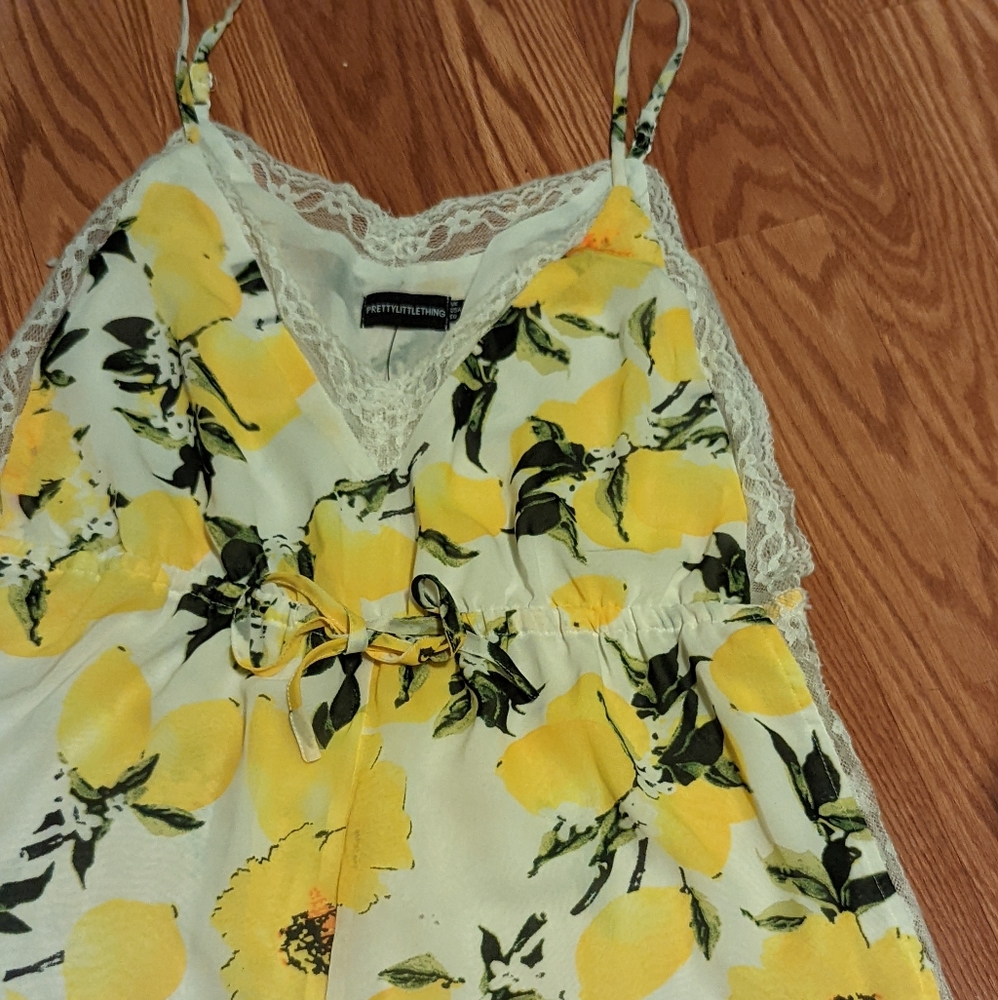 Prettylittlething Lemon Chiffon Lace Insert Playsuit - Picture 6 of 8